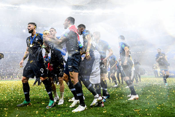 他在旷野中 他在旷野中