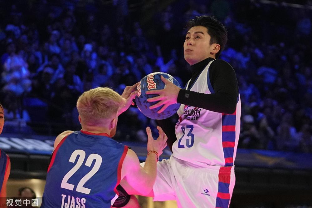 面临着来自 面临着来自